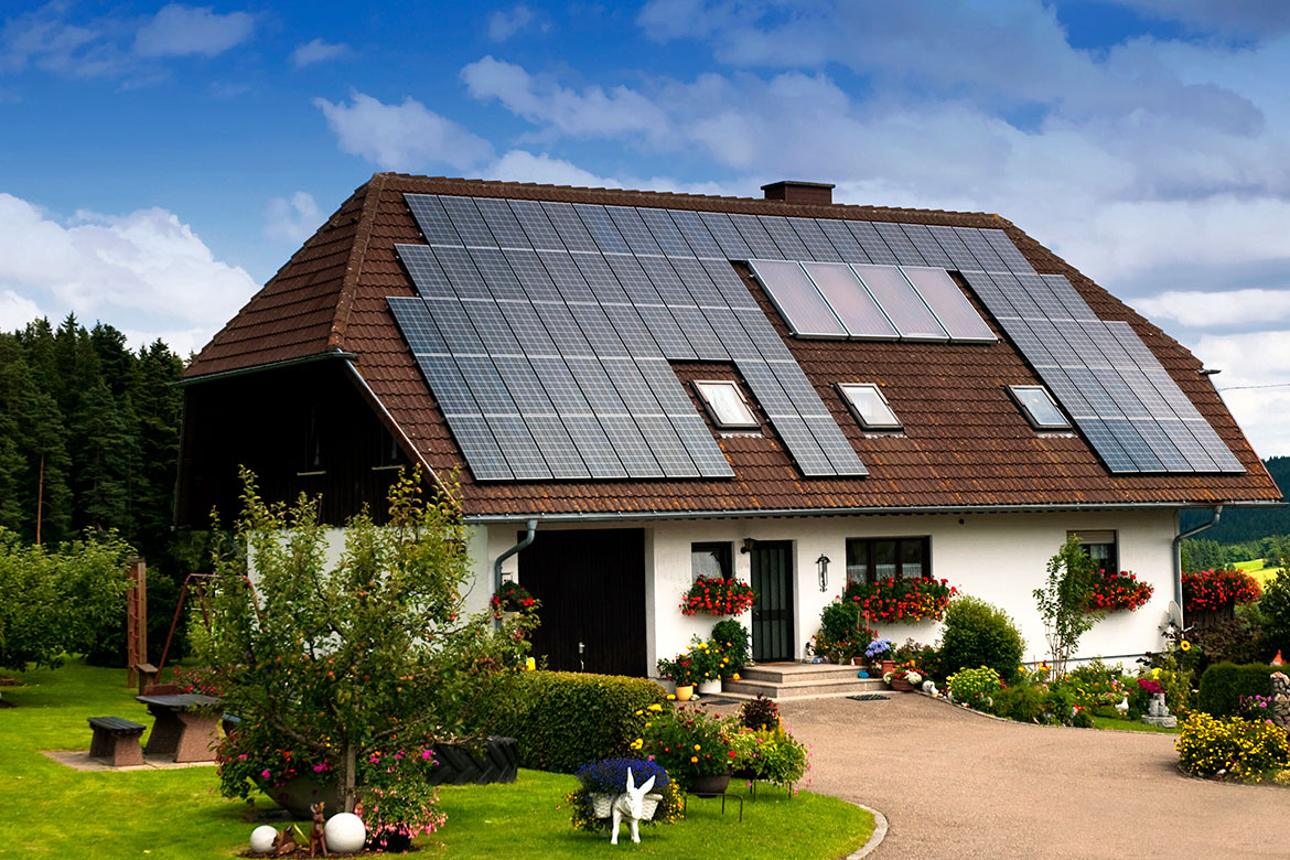 11 Ejemplos de casas con paneles solares